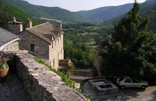Cantobre Cottage | beautiful village house in cantobre in the aveyron