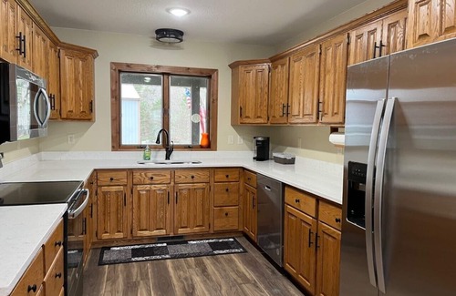 Faribault House | Beautiful walk out rambler on Fox Lake, great for year round use