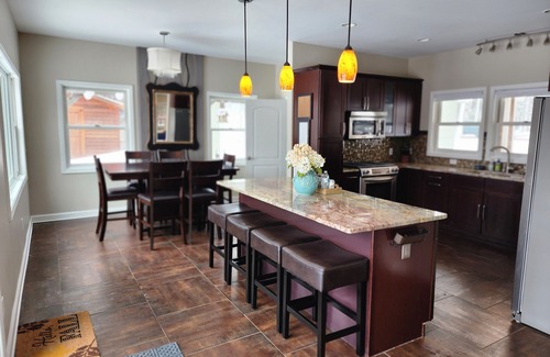 Harvey House | Beautiful waterfront retreat with kayaks and bikes