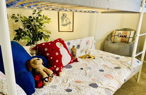 West Freemason Apartment | Beautiful Waterside District Apartment