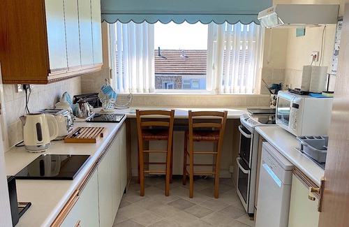 Kingsbridge House | Beautiful, Well-Equipped Bungalow, Sleeps 5