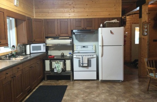 Central Alberta Cabin | Beautiful Wilderness Retreat Cabin 1.5 hours north of Edmonton!