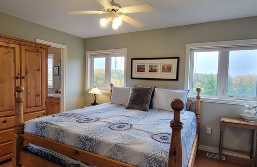 Grey Highlands Ski Chalet | Beautiful Year Round Chalet 20 minutes west of Blue Mountain Collingwood