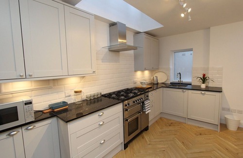 New Town Apartment | Beautifully finished 2 bedroom Georgian flat is the perfect city getaway.
