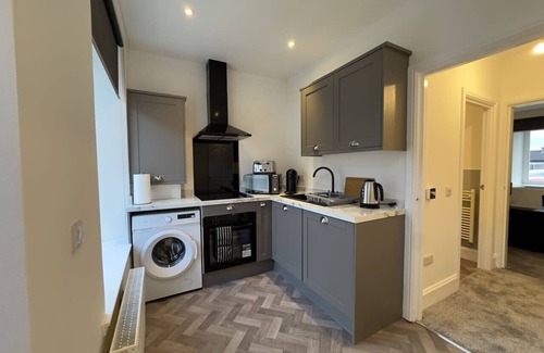 Airdrie Apartment | Beautifully renovated, modern 1 bedroom house