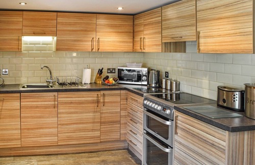 Surlingham Cottage | Beautifully presented contemporary cottage with stylish furnishings.