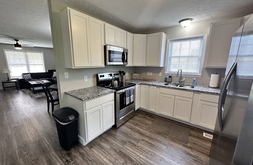 Milford House | Beautifully remodeled duplex near the ark encounter. This listing is for 1 side.