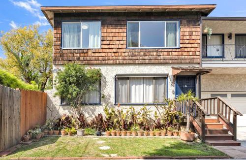 Culver - West Apartment | Beautifully Remodeled 2bed1bath Apartment Top Location 15 min to Beach