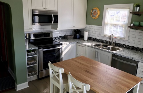 Watterson Park House | Beautifully renovated home with charm! Sleeps 7. Located close to EVERYTHING!