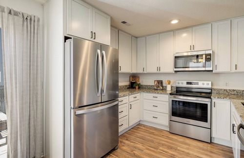 Northeast Park Hill House | Beautifully updated home with 3 bedrooms, 2 baths, large patio in central Denver
