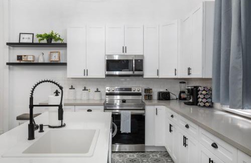 McDonough Apartment | Beautifully updated New Orleans home