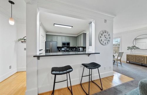 Cary Condo | Beautifully Updated Penthouse Condo in West Cary