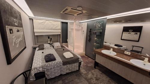 Gullegem Bed & Breakfast | BeautyD GREY ROOM centrum Gullegem