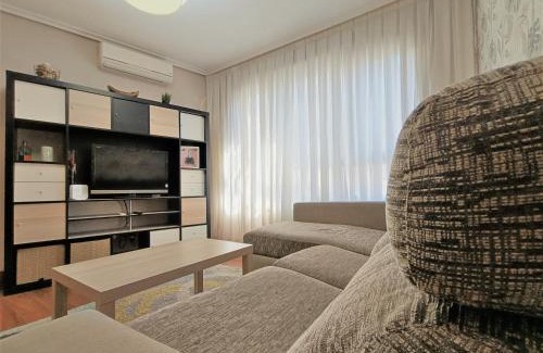 Barakaldo Apartment | BEC, Hospital Cruces, parking gratis, wifi, AA, a 15 min de Bilbao