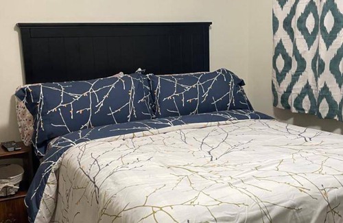 Sylvan Lake Bed & Breakfast | Bed and breakfast ∙ 1 bedroom ∙ 1 guest