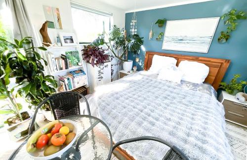 Tirohanga Bed & Breakfast | Bed And Breakfast at Tirohanga Beach