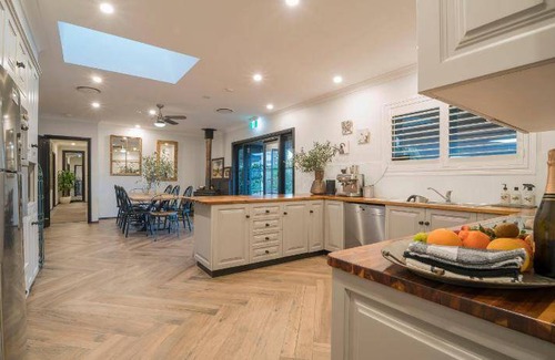 Lovedale Bed & Breakfast | Bed and breakfast ∙ 4 bedrooms ∙ 10 guests
