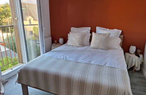 Nantes Erdre Bed & Breakfast | Bed and breakfast, Beaujoire district, Parc des Expositions, Parc Floral