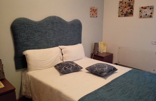 Quartieri Spagnoli Bed & Breakfast | Bed and Breakfast Casa Mariella - La Voce del Cortile room