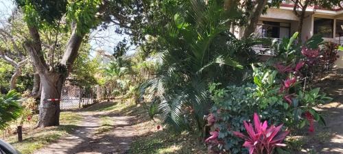 La Garita House | Bed and breakfast close to airport, beaches and attractions