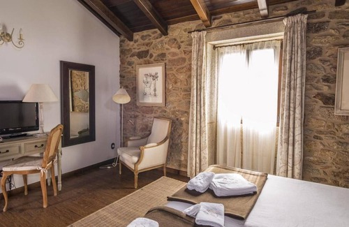 Camarinas Bed & Breakfast | Bed and Breakfast 'Gaviota' with Private Garden and Wi-Fi