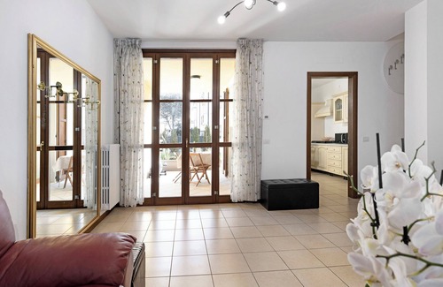 Mantua House | Bed and Breakfast "La Villa" with Balcony
