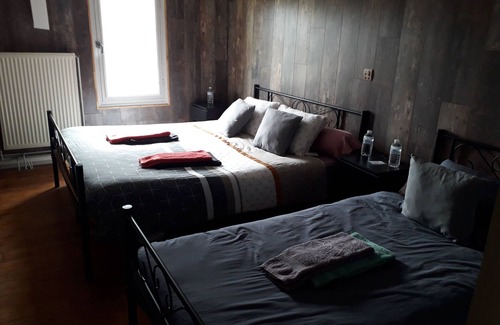 Coutras Bed & Breakfast | Bed and breakfast Les 3 notes de mérotte