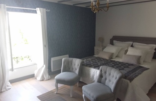 Montmoreau-Saint-Cybard House | Bed and Breakfast 'MONTIS MAURELLI' bedroom 1