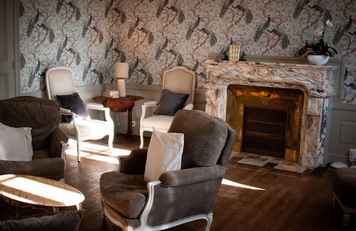 Rouille Bed & Breakfast | Bed and Breakfast 'Suite Familliale - Vue Sur Parc' with Shared Garden and Wi-Fi