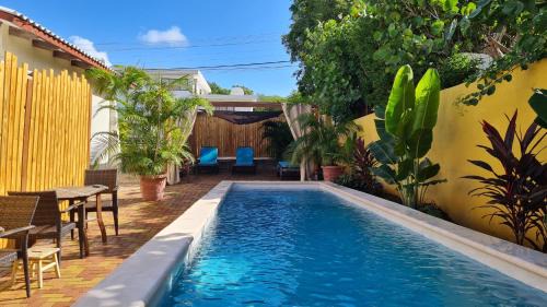 Willemstad Bed & Breakfast | Bed and Breakfast Toni Kunchi