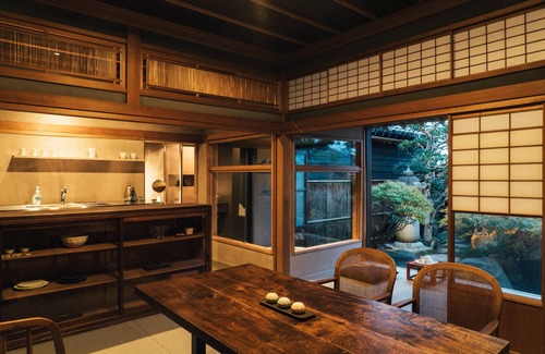 Inami Apartment | Bed and Craft