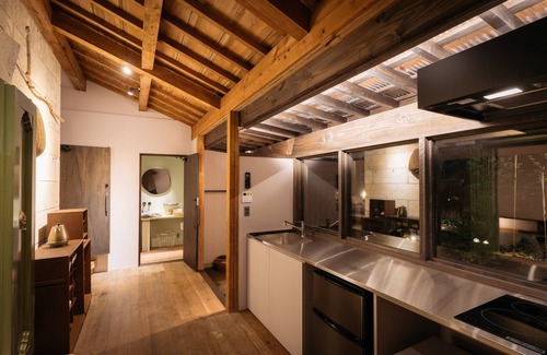 Inami Apartment | Bed and Craft
