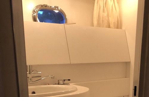 Aprilia Marittima Boat Rental | Bed & boat Lignano