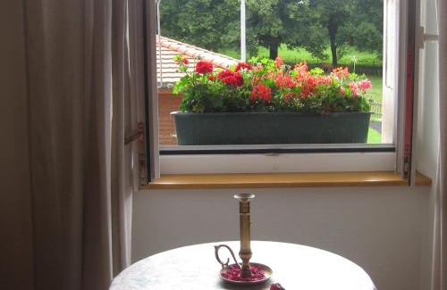Enges Bed & Breakfast | Bed & Breakfast aux Enges
