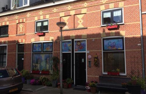 Hof van Delft Bed & Breakfast | Bed en Broodje Bloem