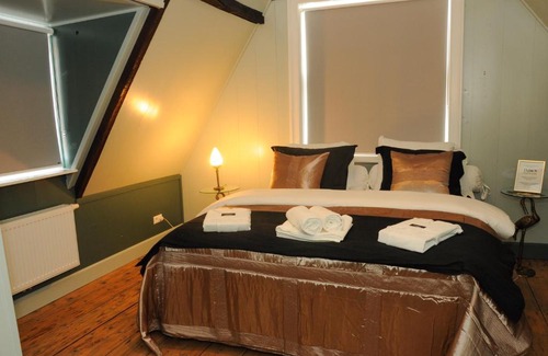 Hoorn Apartment | Bed en kerk monumentale 2 slaapkamer woning