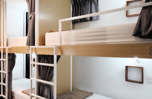 Lak Si Hotel | Bed in 8-bed Mixed Cabin Dorm With a Shared Kitchen and a Social Area