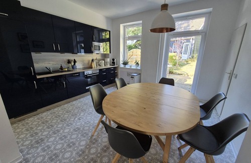 Schleswig Apartment | bed & Kitchen