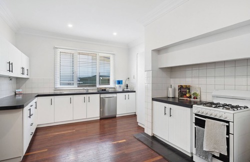 Bedford House | Bedford Pool Oasis