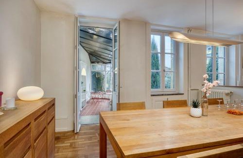 Ferney-Voltaire House | Bedroom 2 - Authentic charm - COLIVING Historic House