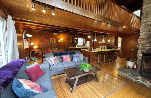Front Royal Cabin | Bedrooms 2, Bathrooms 1.5, Sleeps 4
