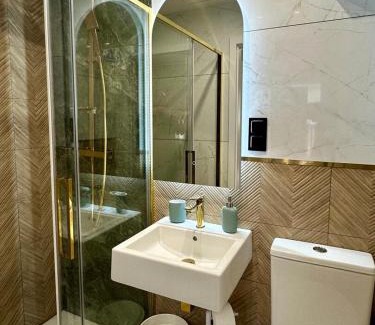 Tychy Apartment | Bedthoven Premium Self Check-in & Parking