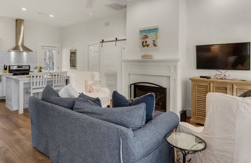 San Juan House | Bee/Zhoo(Ideal for a home/business) small, elegant + Free Attraction Tickets!