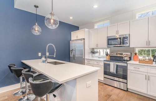 Historic Waverly House | Beech Cove-Private Patio-In 12 South District