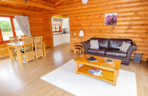 Castle Bytham Cottage | BEECH LODGE, character holiday cottage in Greetham, Rutland