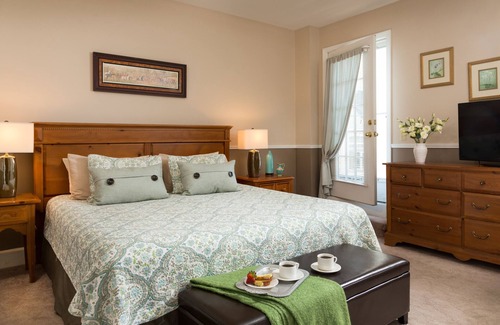 Off Broadway Bed & Breakfast | Beech Tree Inn & Cottage