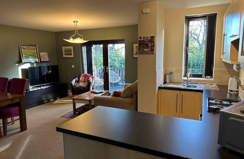 Sheffield Cottage | BEECHCROFT CORNER HOUSE, pet friendly, with a garden in Sheffield
