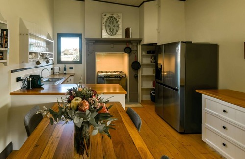 Beechworth House | Beechworth Waterfall Cottage