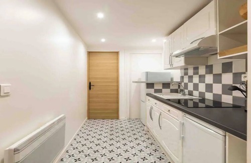 Saint-Vincent-de-Paul Apartment | Behind A Beautiful Church-gare du Nord Eurostar Thalys