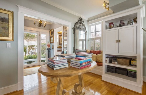 Annapolis House | Behold your perfect Annapolis getaway home! Gorgeous 4 bdrm, 2.5 bath with breathtaking views of the Chesapeake Bay